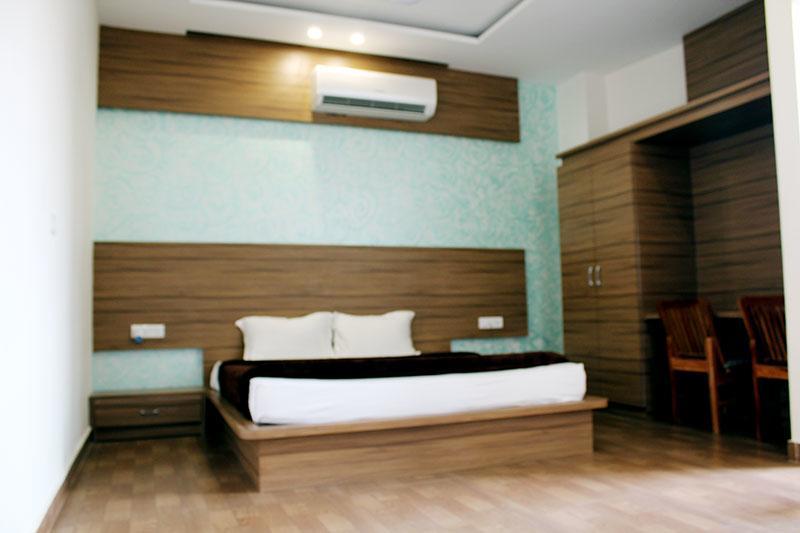 Grace Hotel Karnāl Zewnętrze zdjęcie