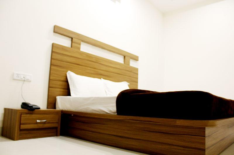 Grace Hotel Karnāl Zewnętrze zdjęcie