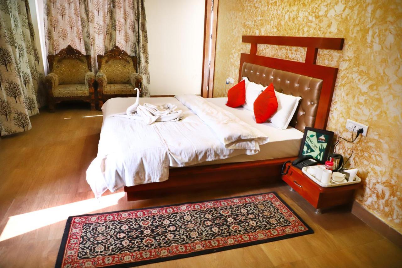 Grace Hotel Karnāl Zewnętrze zdjęcie